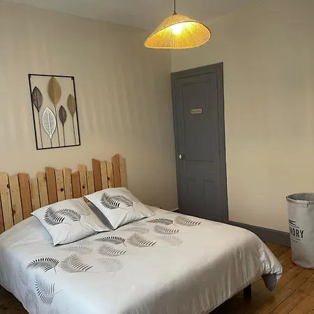 Privee Et Sa Salle De Bain Attenante *