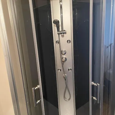 Privee Et Sa Salle De Bain Attenante Habitación en casa particular *